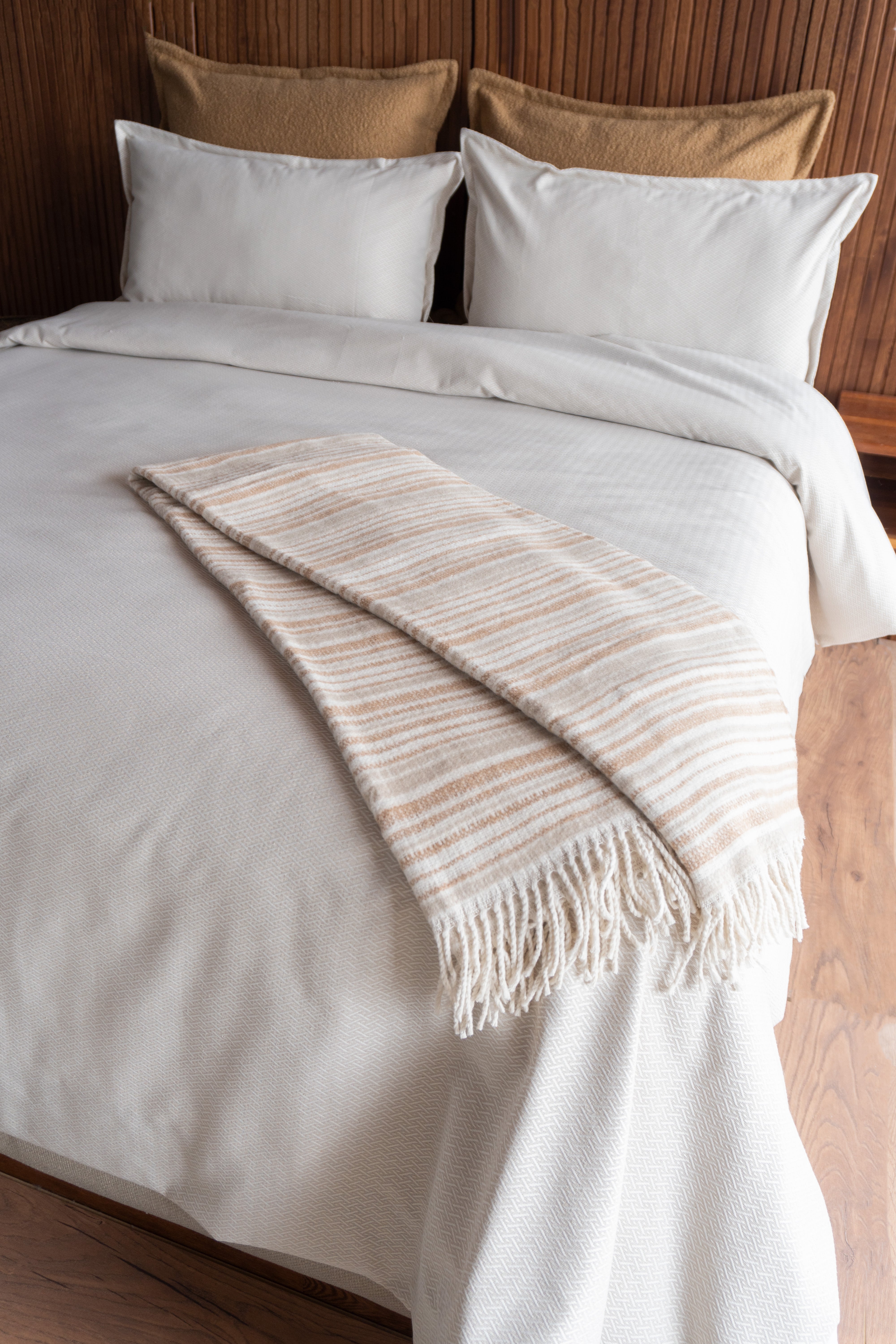 Throw Turin Taupe