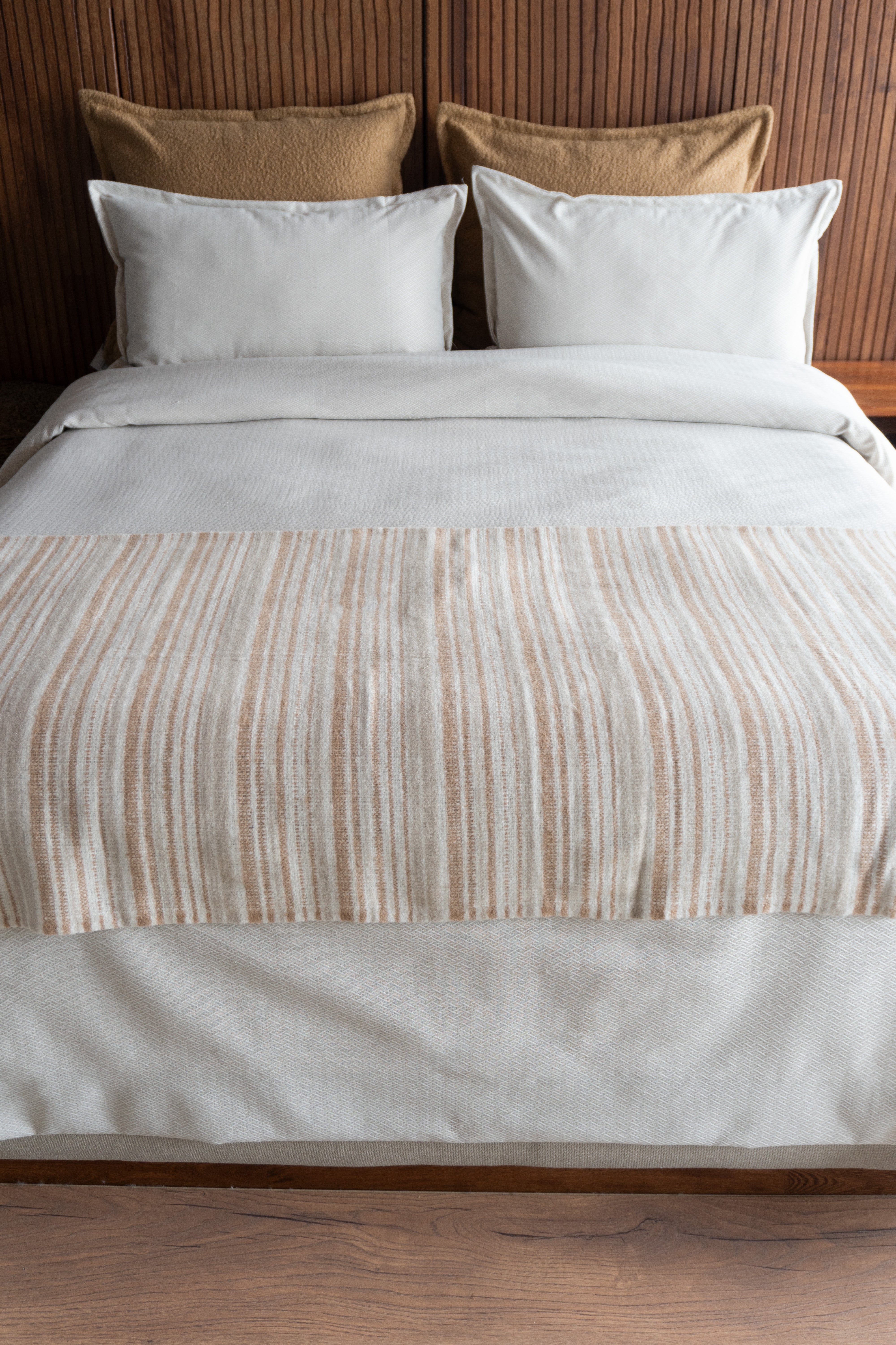 Throw Turin Taupe