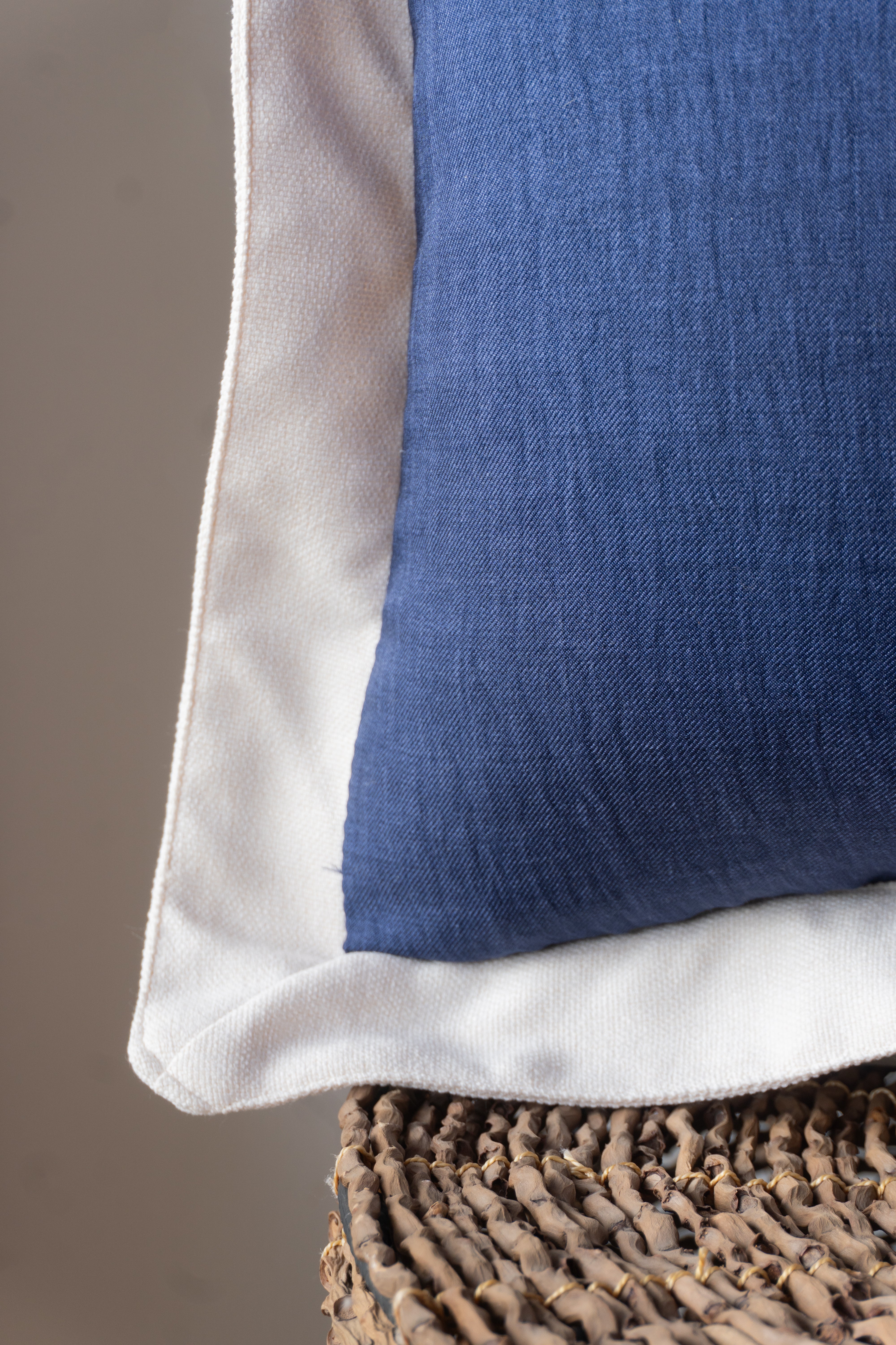 Forro Cojin Melbourne Navy Riñonero