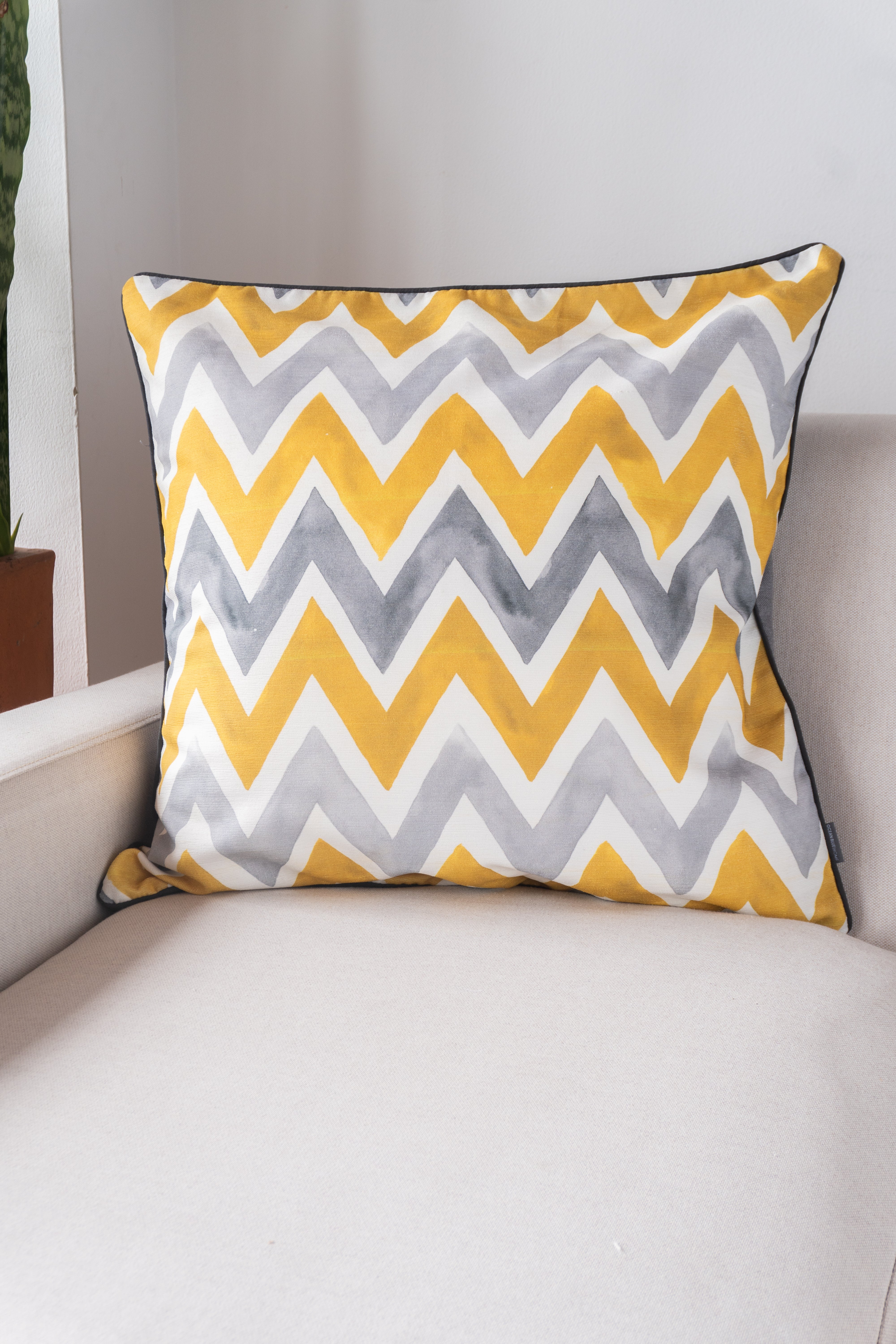 Forro Cojin ZigZag Mostaza 55x55