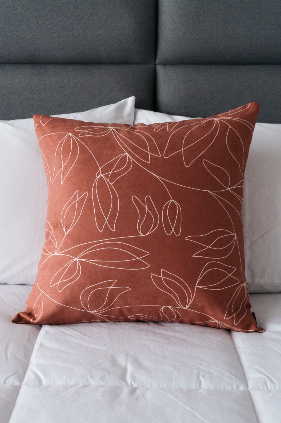 Forro Cojin Camelia Terra - 50x50 cm - Cojines
