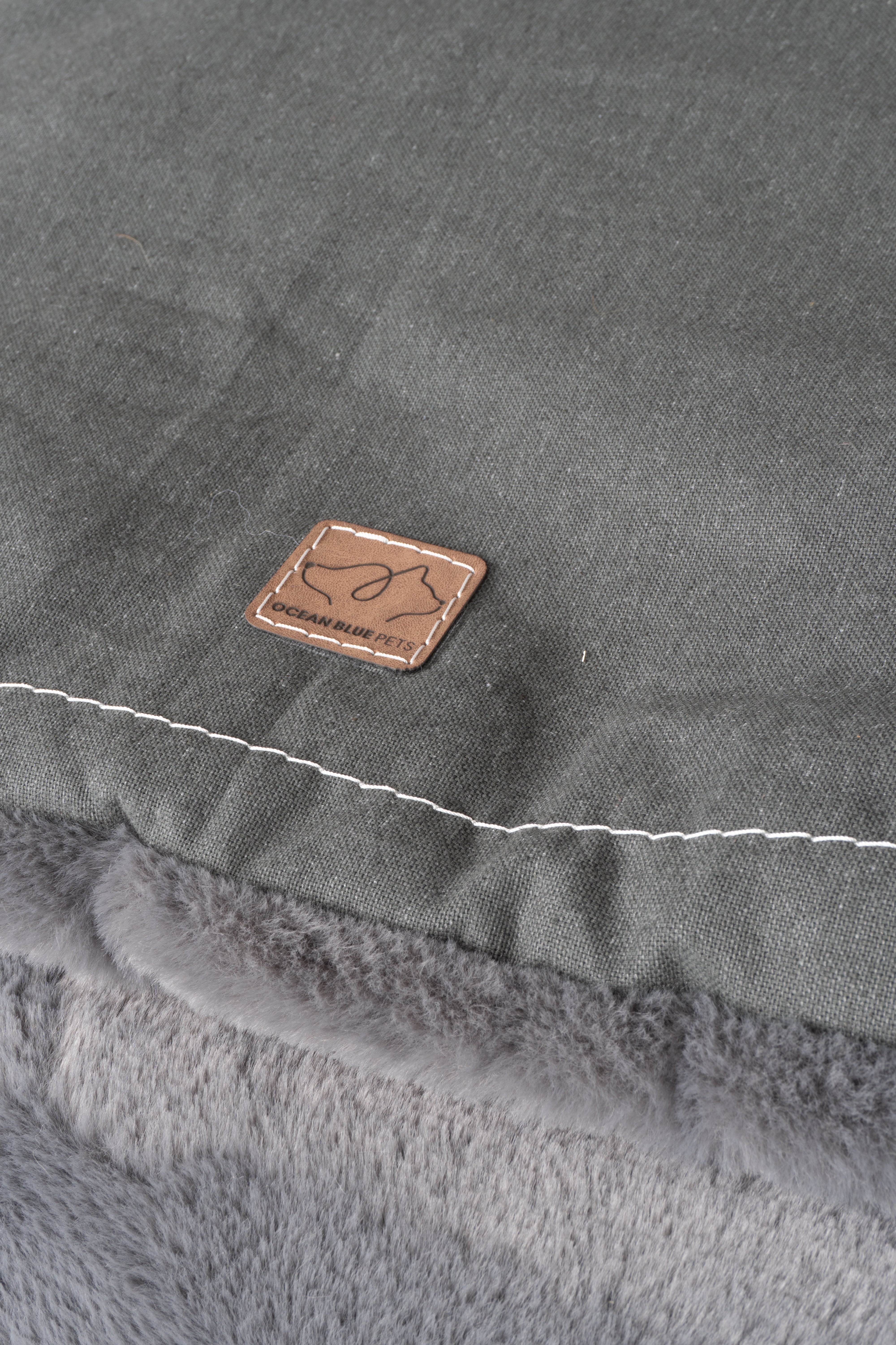 Cama Sobre Cairo Gris