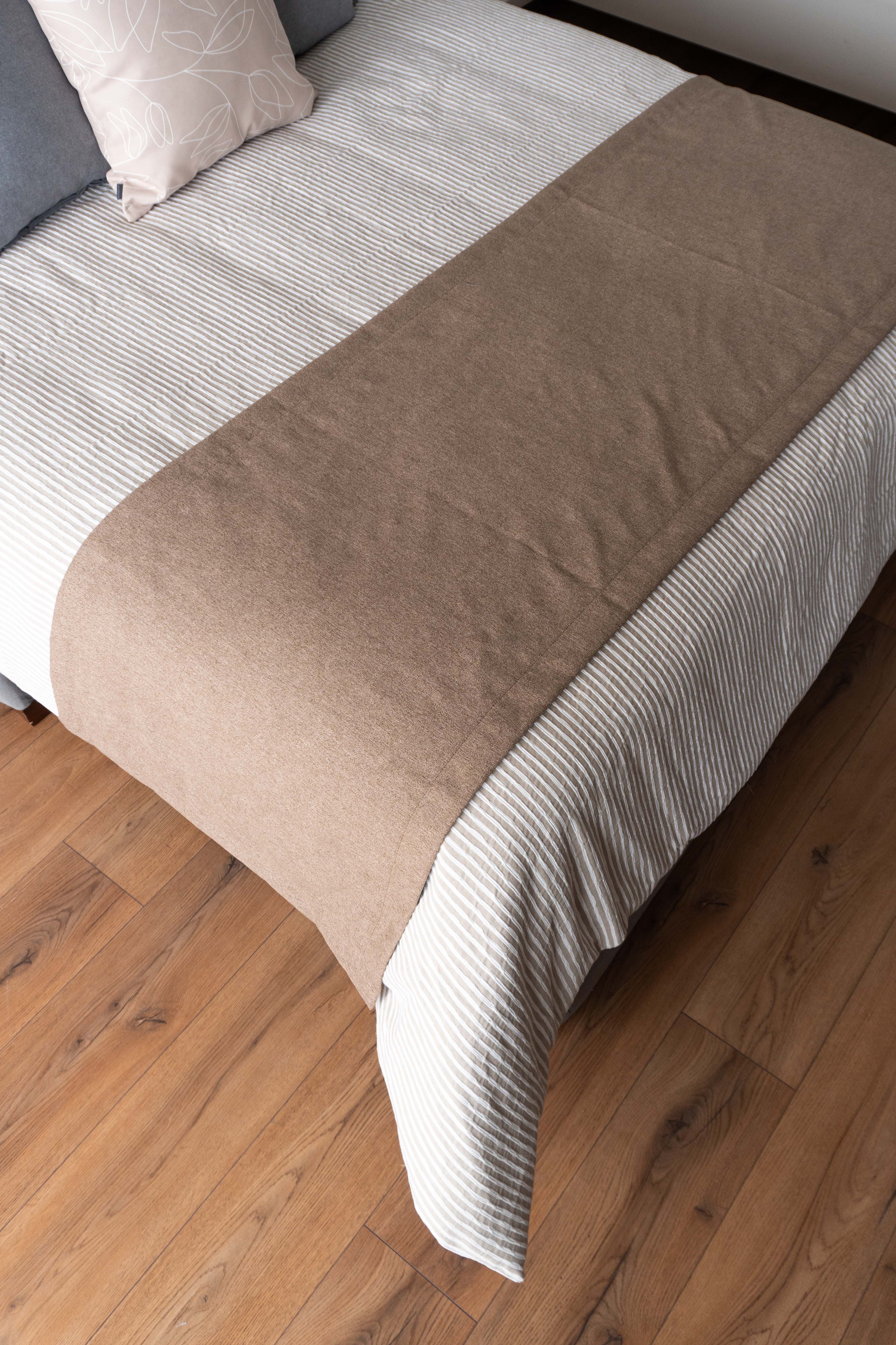 Pie de Cama Dalia Mocca - pie de cama