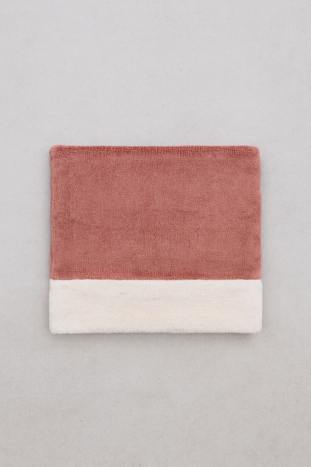 Cuello Alaska Berenjena