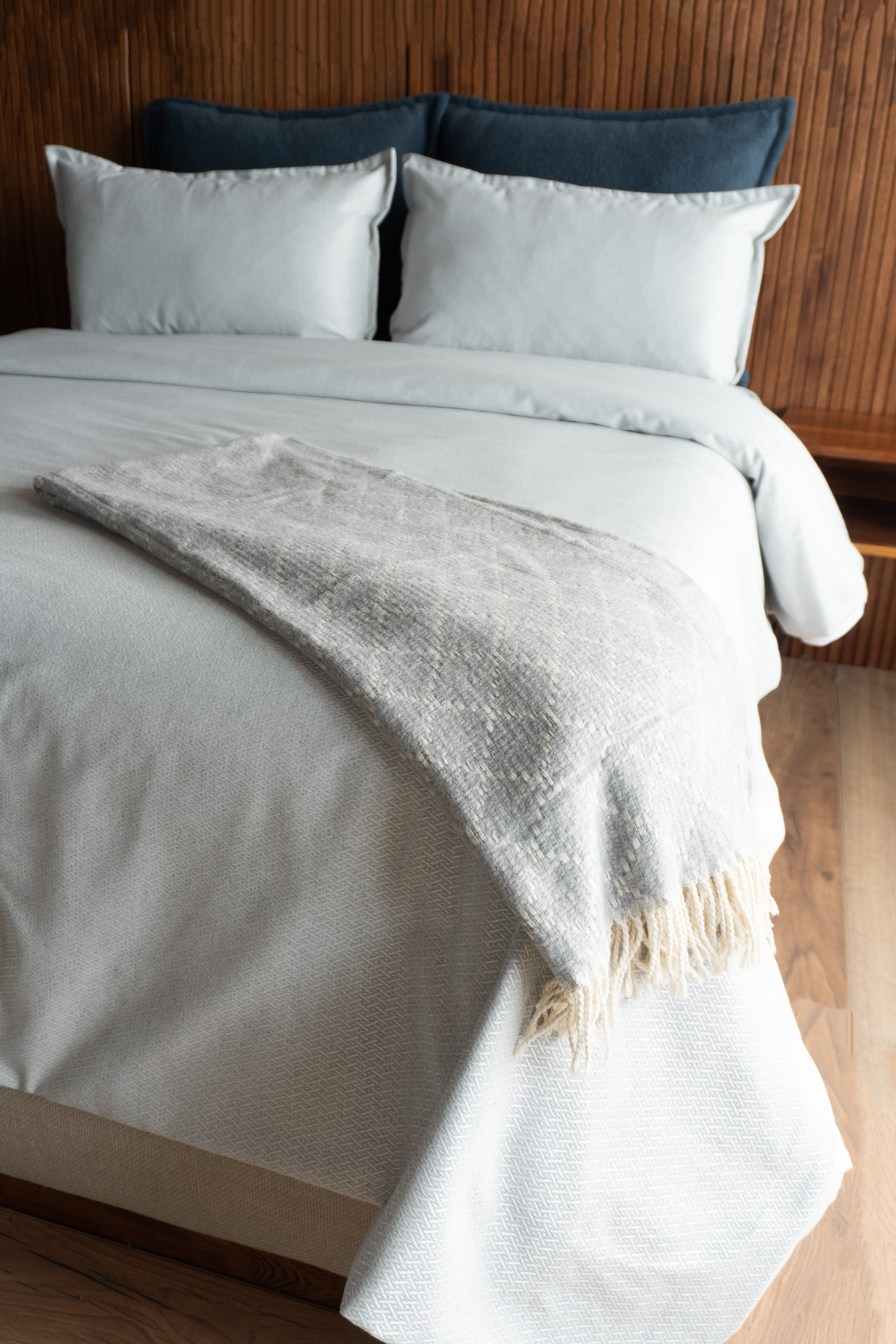 Throw Venecia Gris