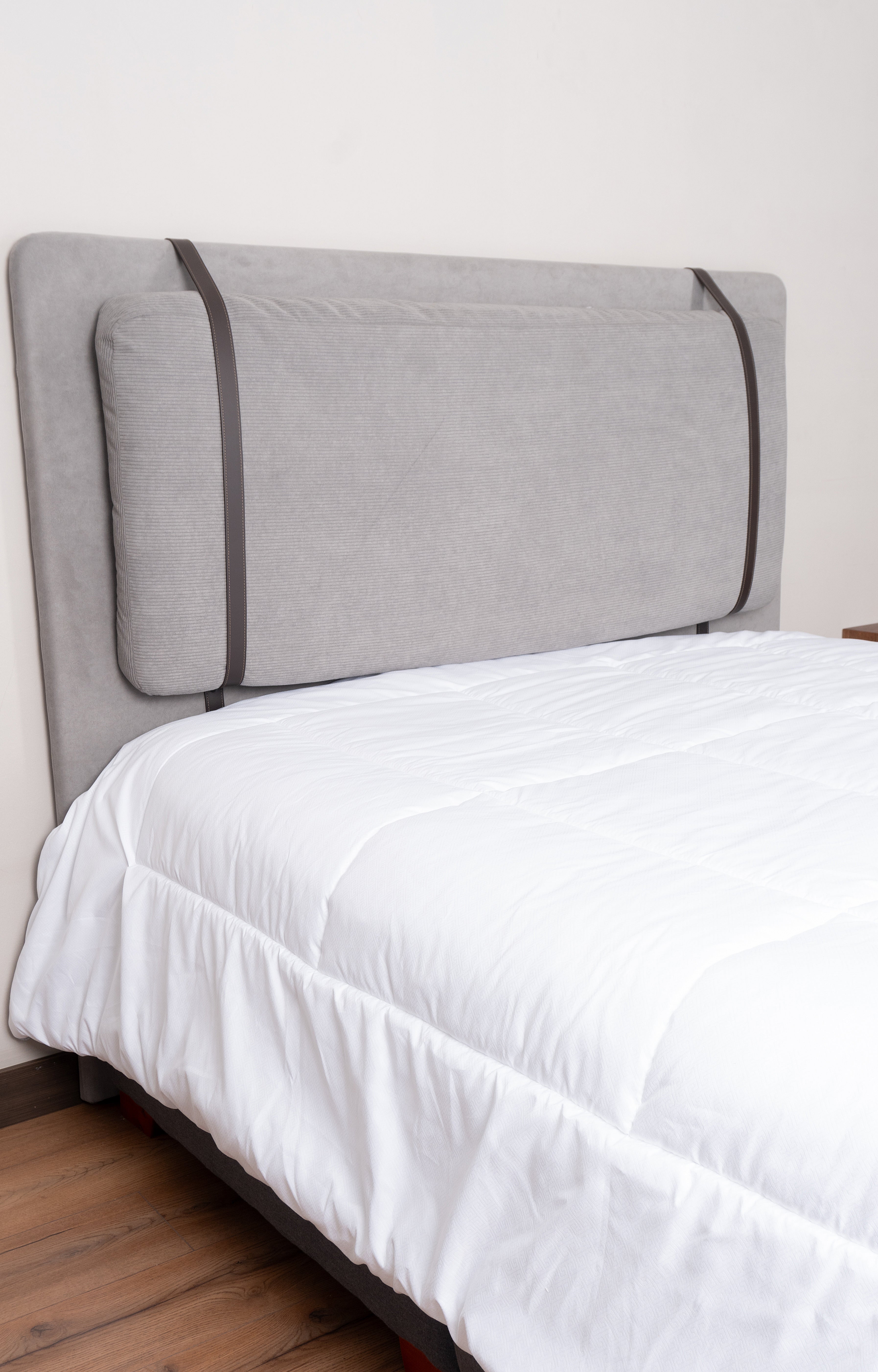 Cozy Montecarlo duvet insert with a soft, lightweight design and quilted vertical and horizontal stitching for even warmth.