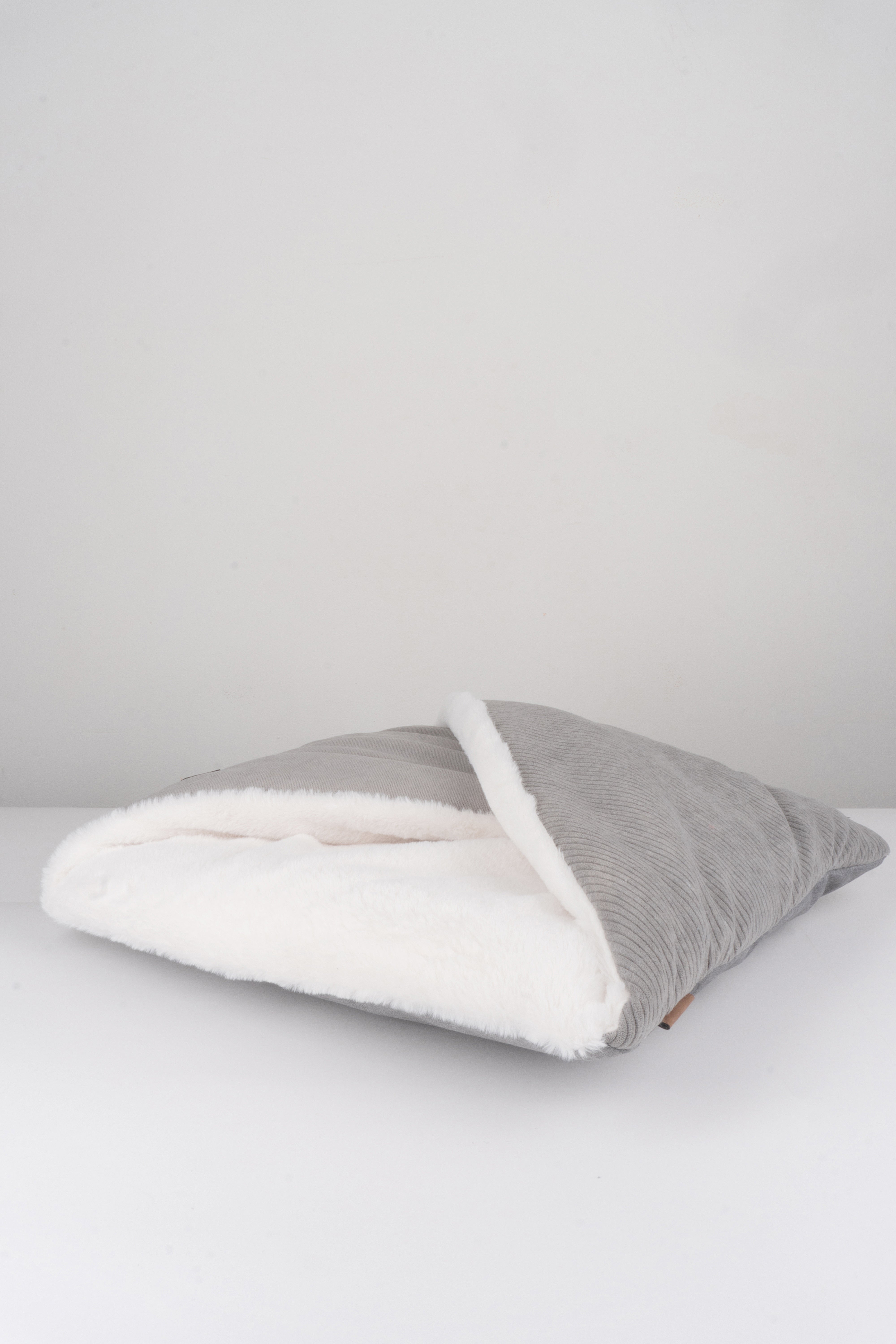 Cama Sobre Pets Nala Gris