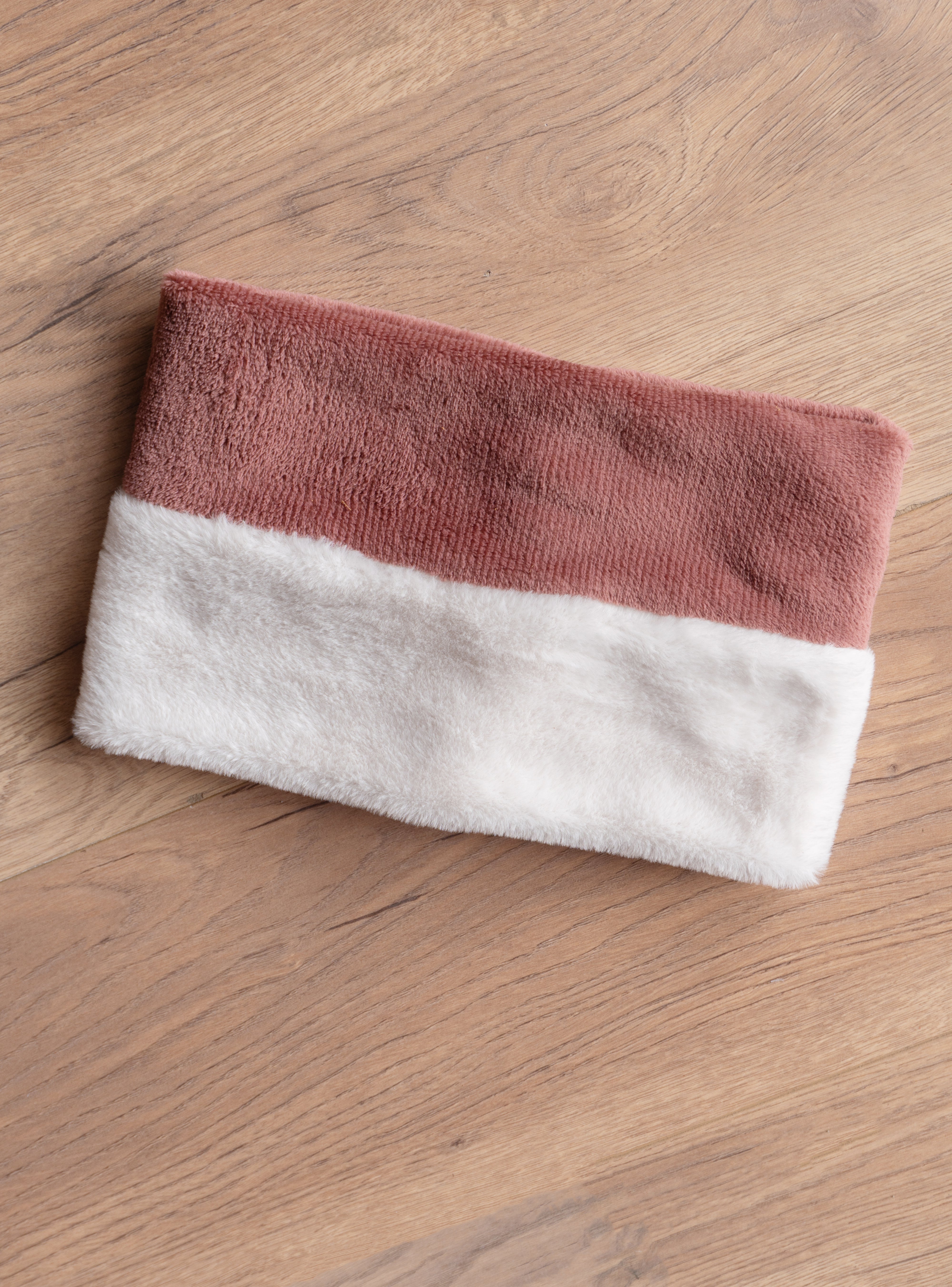 Cuello Alaska Berenjena