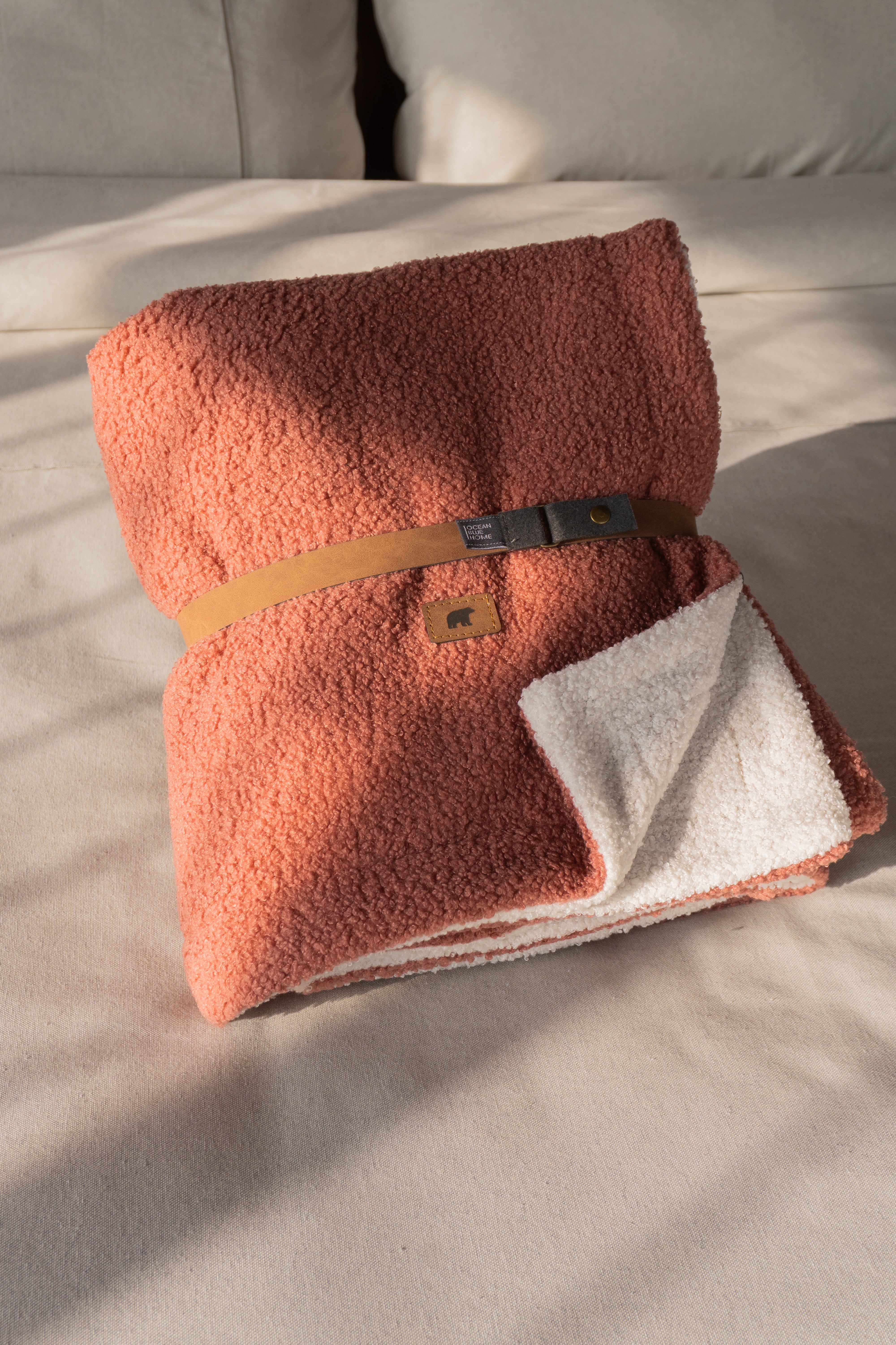 Manta Nordic Berenjena Ivory